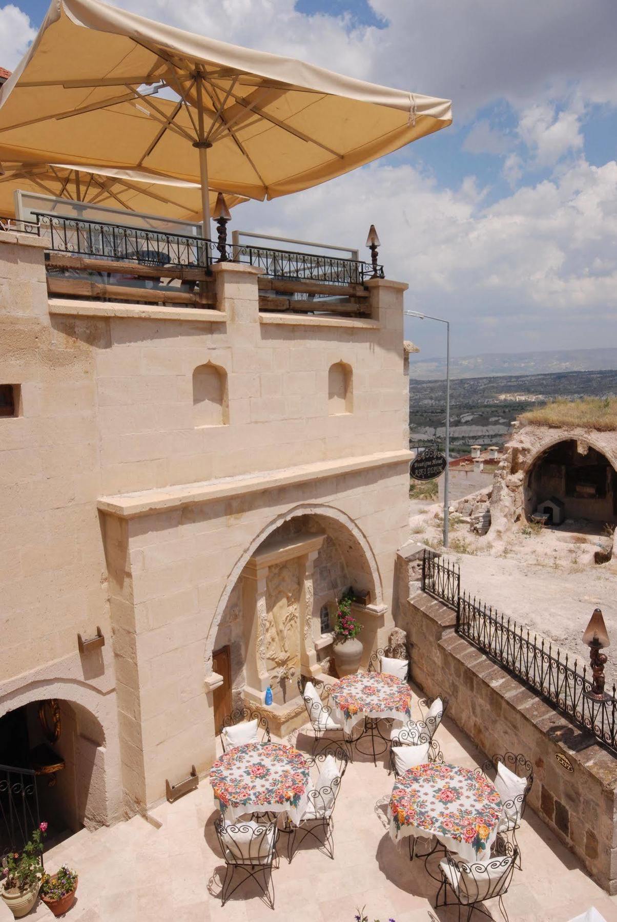 Mimi Cappadocia Luxury Cave Hotel Uchisar Exterior foto