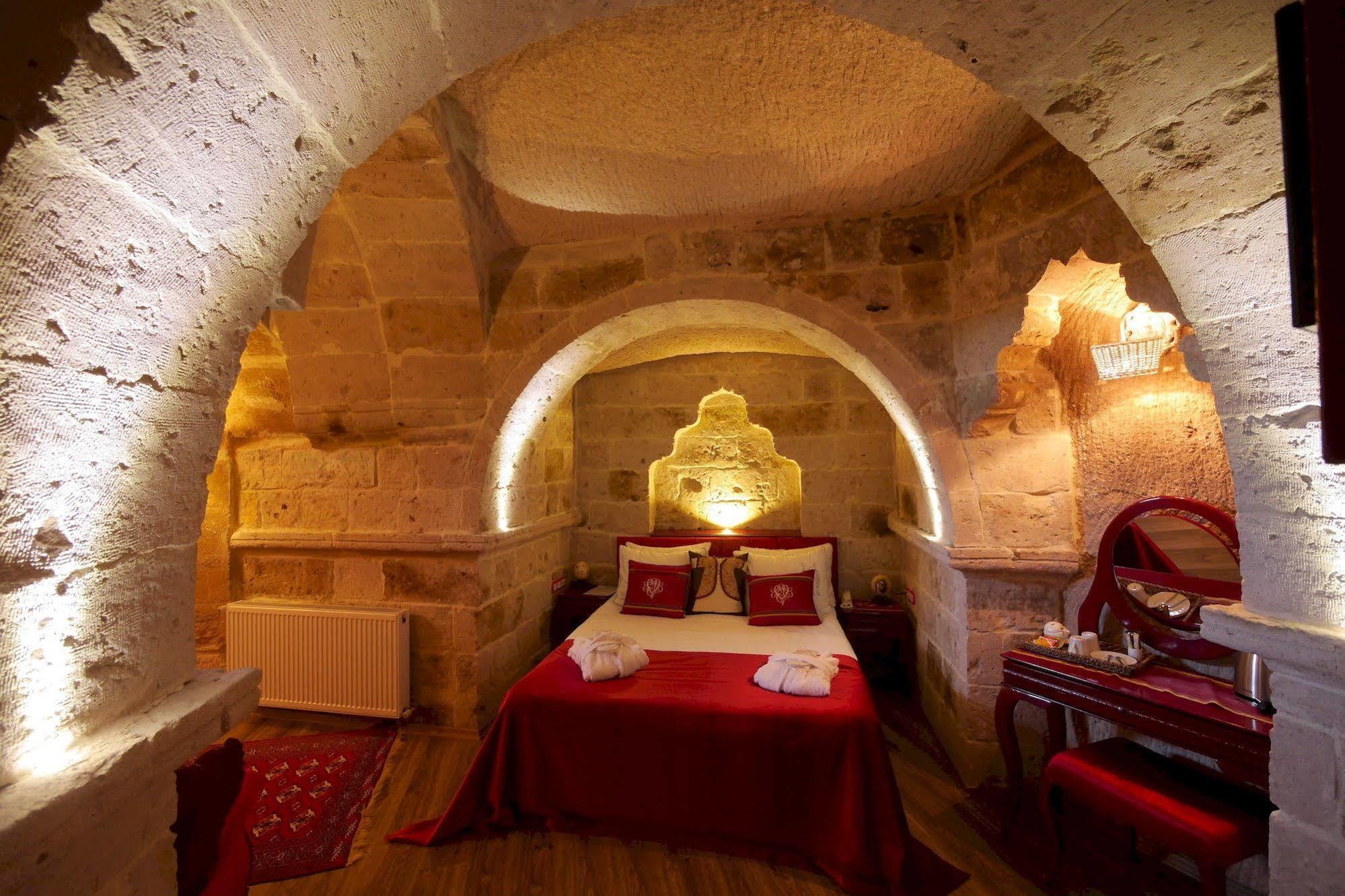 Mimi Cappadocia Luxury Cave Hotel Uchisar Exterior foto